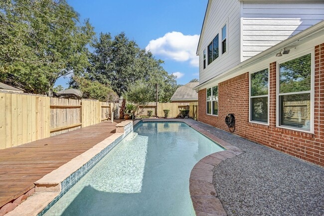 Building Photo - 15127 Trumpet Vine Ln