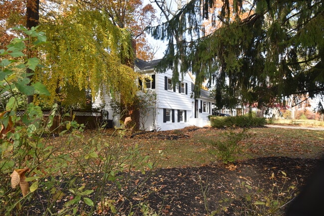 Building Photo - Shelby Lane