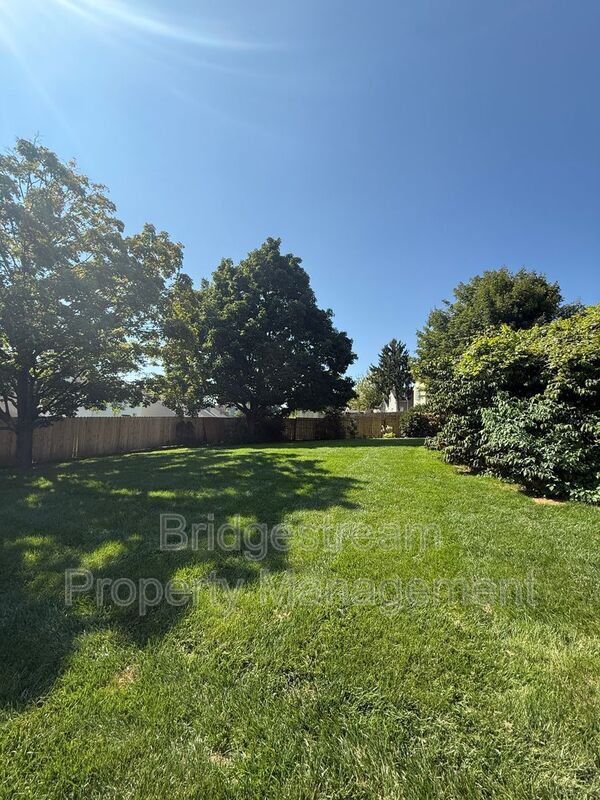 Building Photo - 7425 Pelbrook Farm Dr