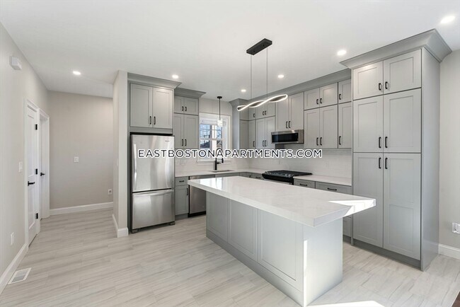 Building Photo - 120 St Andrew Rd