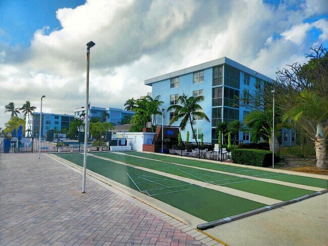 Building Photo - 2008 S Federal Hwy