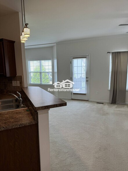 Building Photo - 2728 Grover Crossing Dr