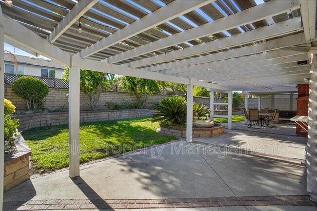 Building Photo - 25735 Velan Dr