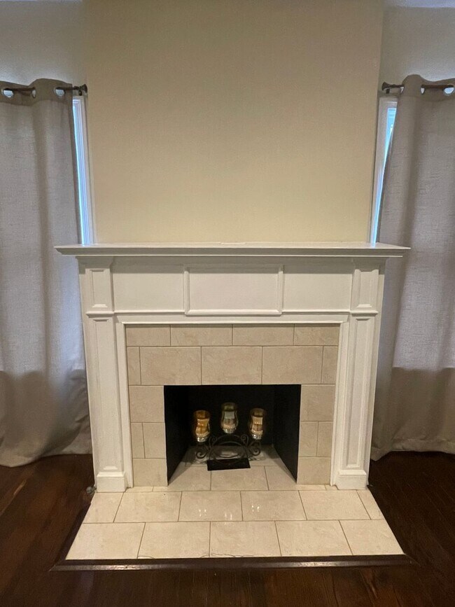Building Photo - Charming Olmos Park Terrace Rental
