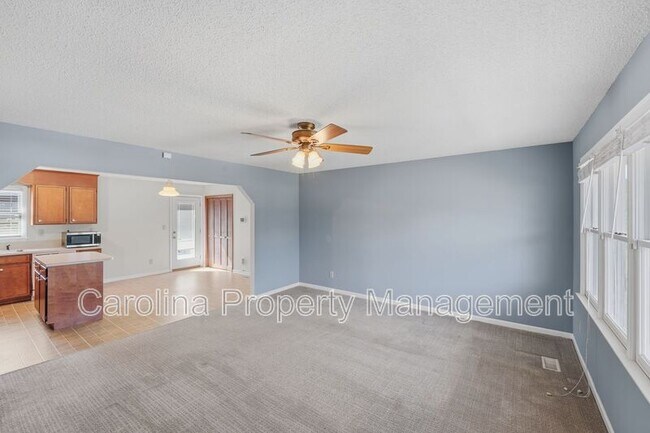 Building Photo - 1607 McFarland Dr
