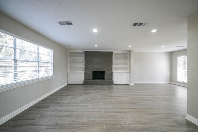 Building Photo - 7818 Beaufort Dr