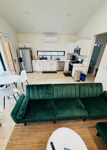 Building Photo - 717 Loma St