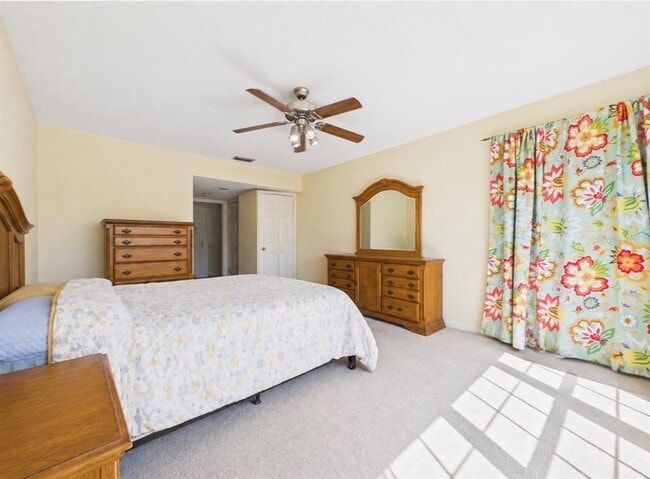 Building Photo - 2450 Pelican Ct