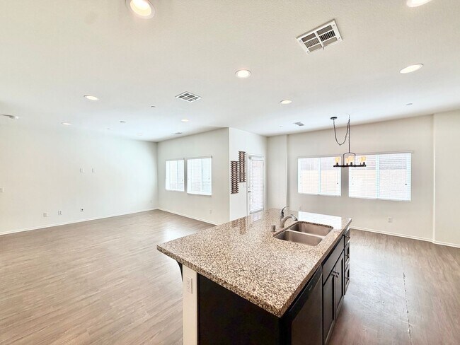 Building Photo - 24242 Hazelnut Ave