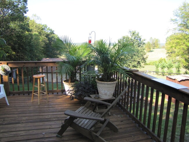 Building Photo - 8688 Lees Ridge Rd