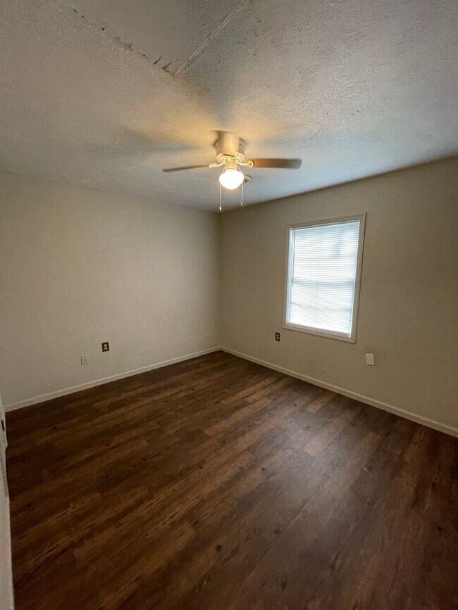 Building Photo - House For Rent in Westlake