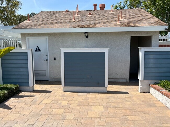 Building Photo - 36 Birchwood Ln