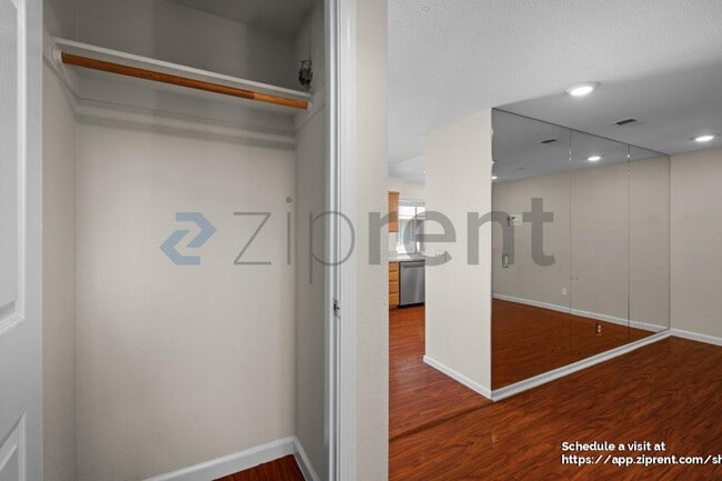 Building Photo - 1228 Albacore Terrace