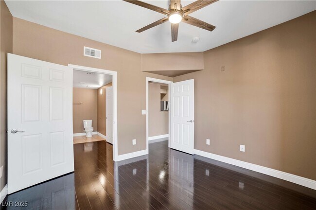 Building Photo - 8000 W Badura Ave