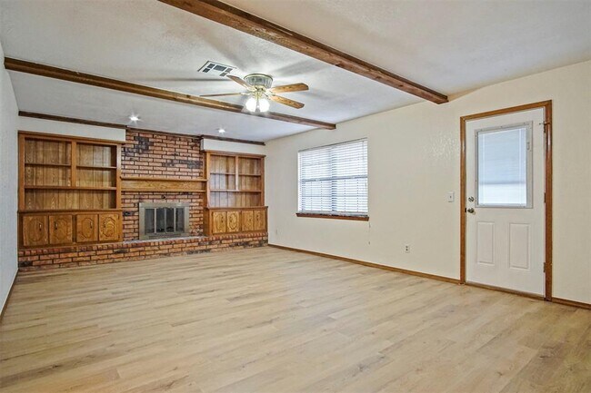 Building Photo - 1125 N Patterson Dr