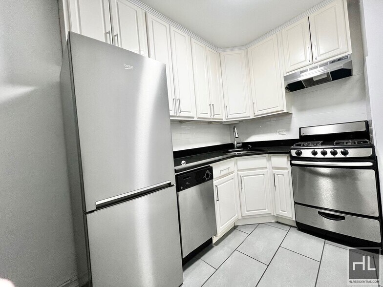 Primary Photo - E 16 ST