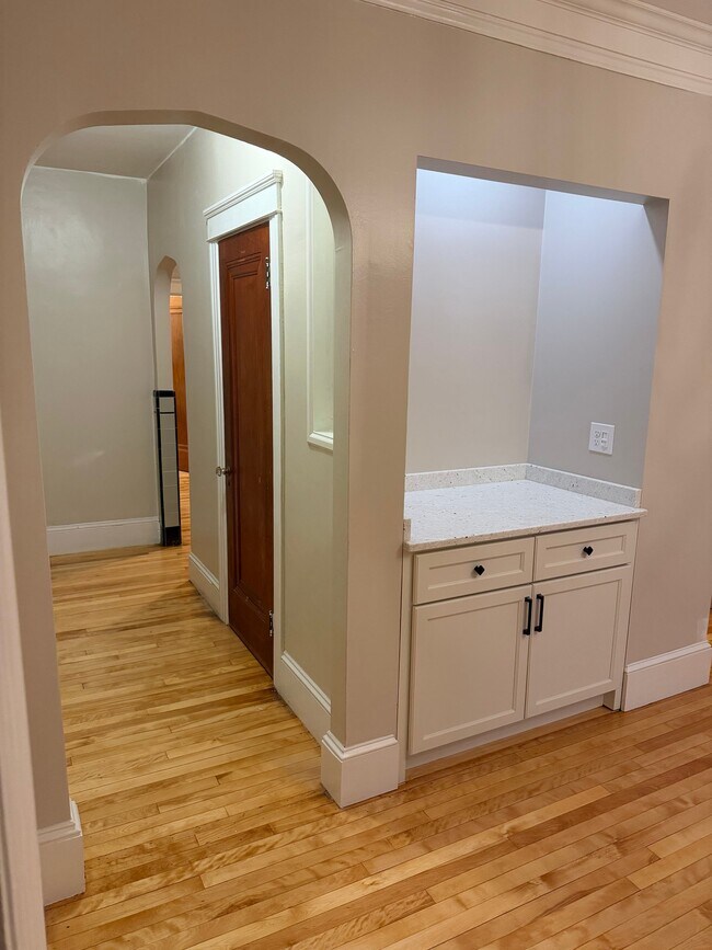 Building Photo - 53 Howland Terrace
