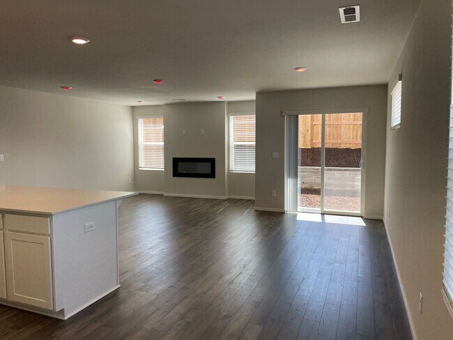 Building Photo - Stunning 4 Bed, 2.5 Bath Home with Premium Finishes, Spacious Layout, and Fenced Backyard!