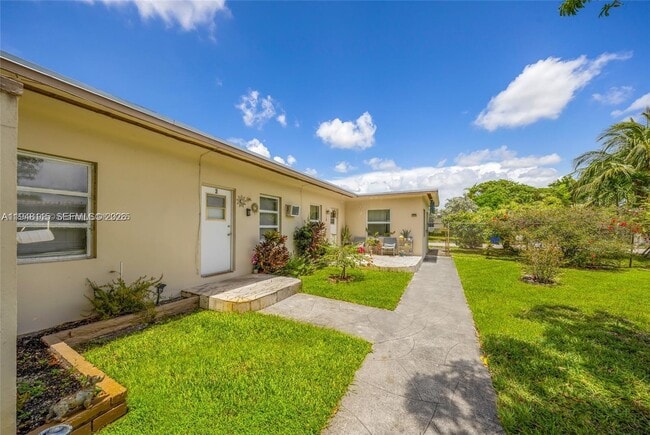 Building Photo - 1845 Dixieana St