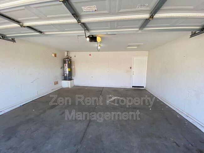 Building Photo - 30351 Maple Chase Dr