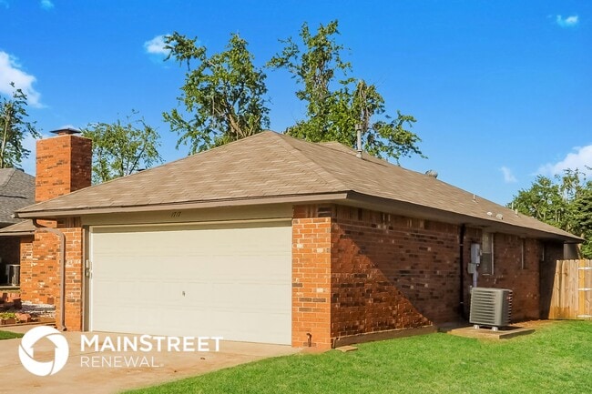Building Photo - 1717 Ridgeway Dr