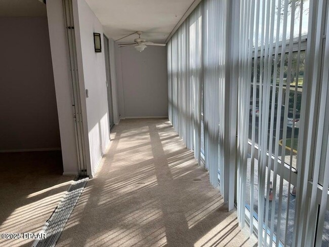 Building Photo - 1224 S Peninsula Dr