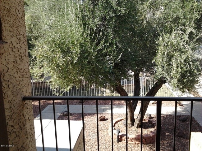 Building Photo - 1302 E Maryland Ave