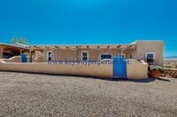 Building Photo - Belen 4 Bedroom Home