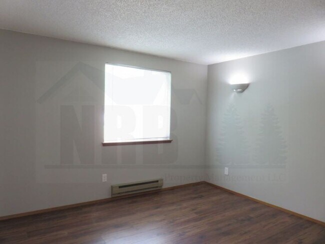 Building Photo - Newly renovated House located in the park community of Lacey!