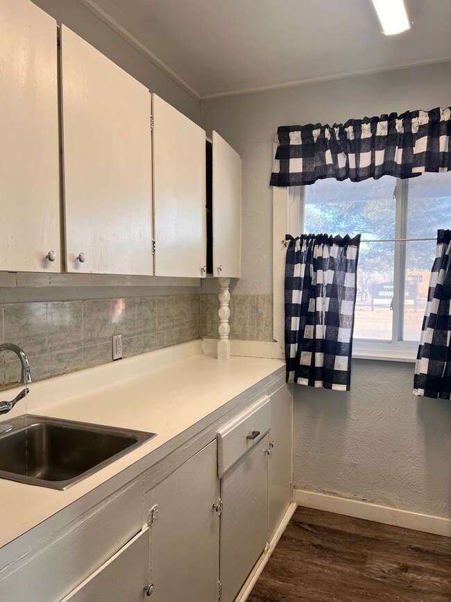 Building Photo - 1 Bedroom 1 Bathroom Studio