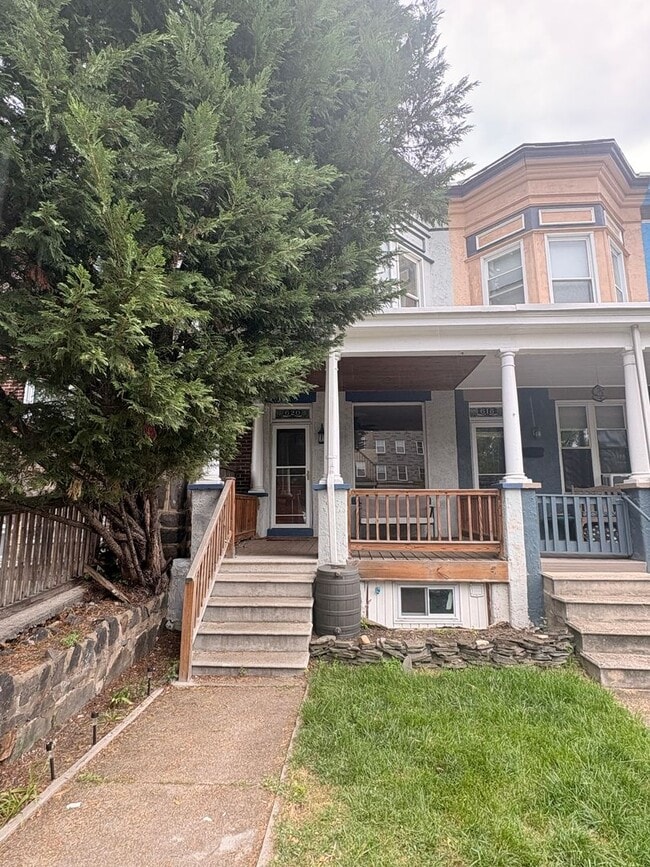 Building Photo - Gorgeous Hampden 2bd/2ba w/ Fin Bsmt, W/D, A/C and more! Available now