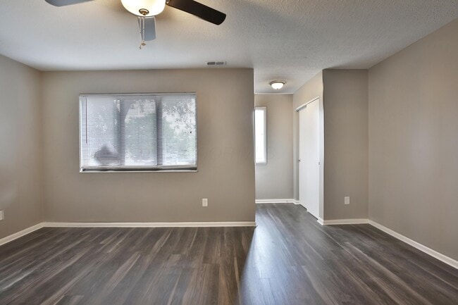 Building Photo - 914 Tradewind Dr
