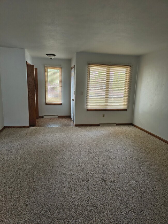 Building Photo - 1677 Delta Dr