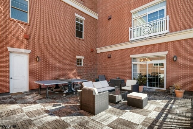 Building Photo - 50 Parmley Pl