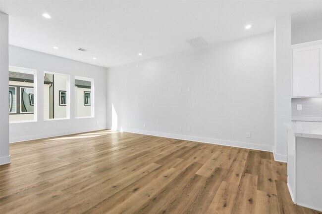 Building Photo - 9405 D Hammerly Boulevard Unit B