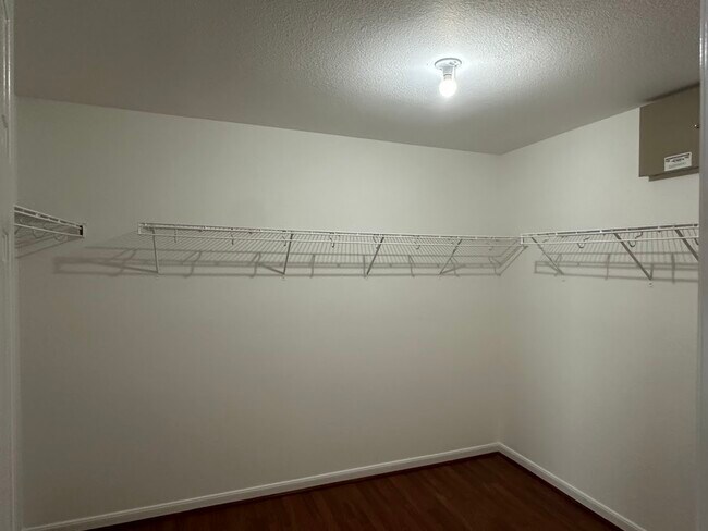 Building Photo - 15103 Possumwood Dr