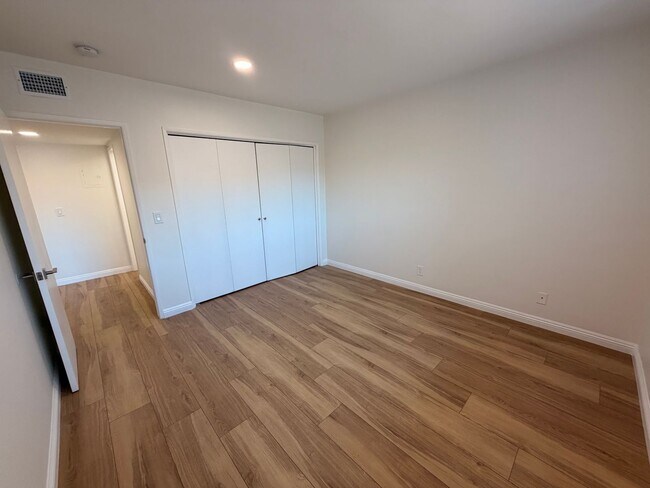 Building Photo - Completely Remodeled, Spacious 2 Bedroom Apartment For Rent w/ Parking!