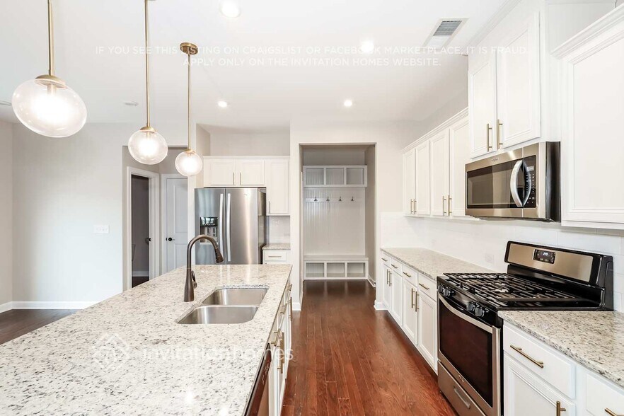 Building Photo - 8617 Caruthers Dr