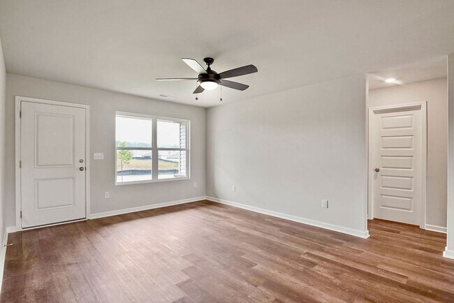 Building Photo - 817 Ashford Dr