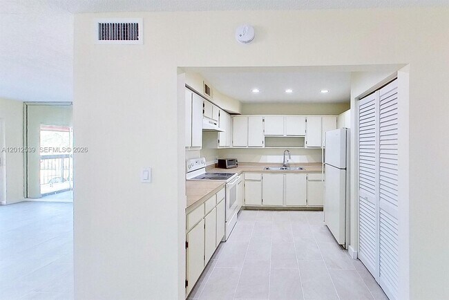 Building Photo - 2020 NW 119th St