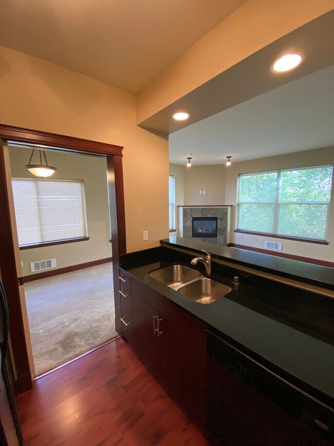 Building Photo - 259 W Bakerview Rd