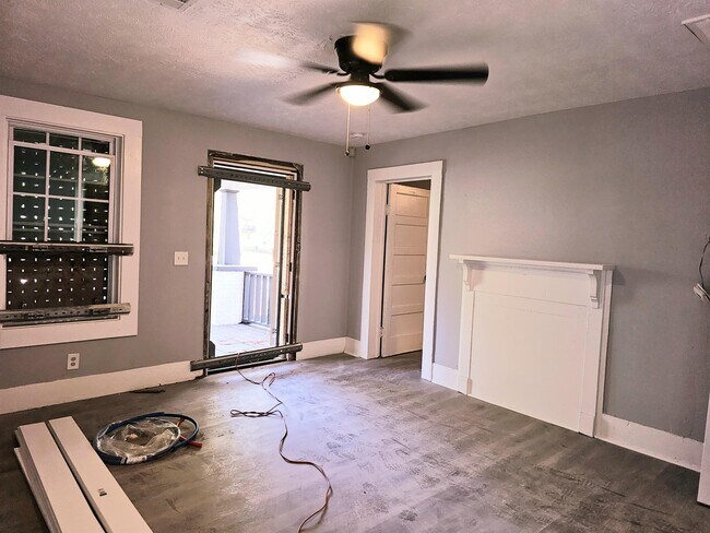 Building Photo - 2334 Garden Dr