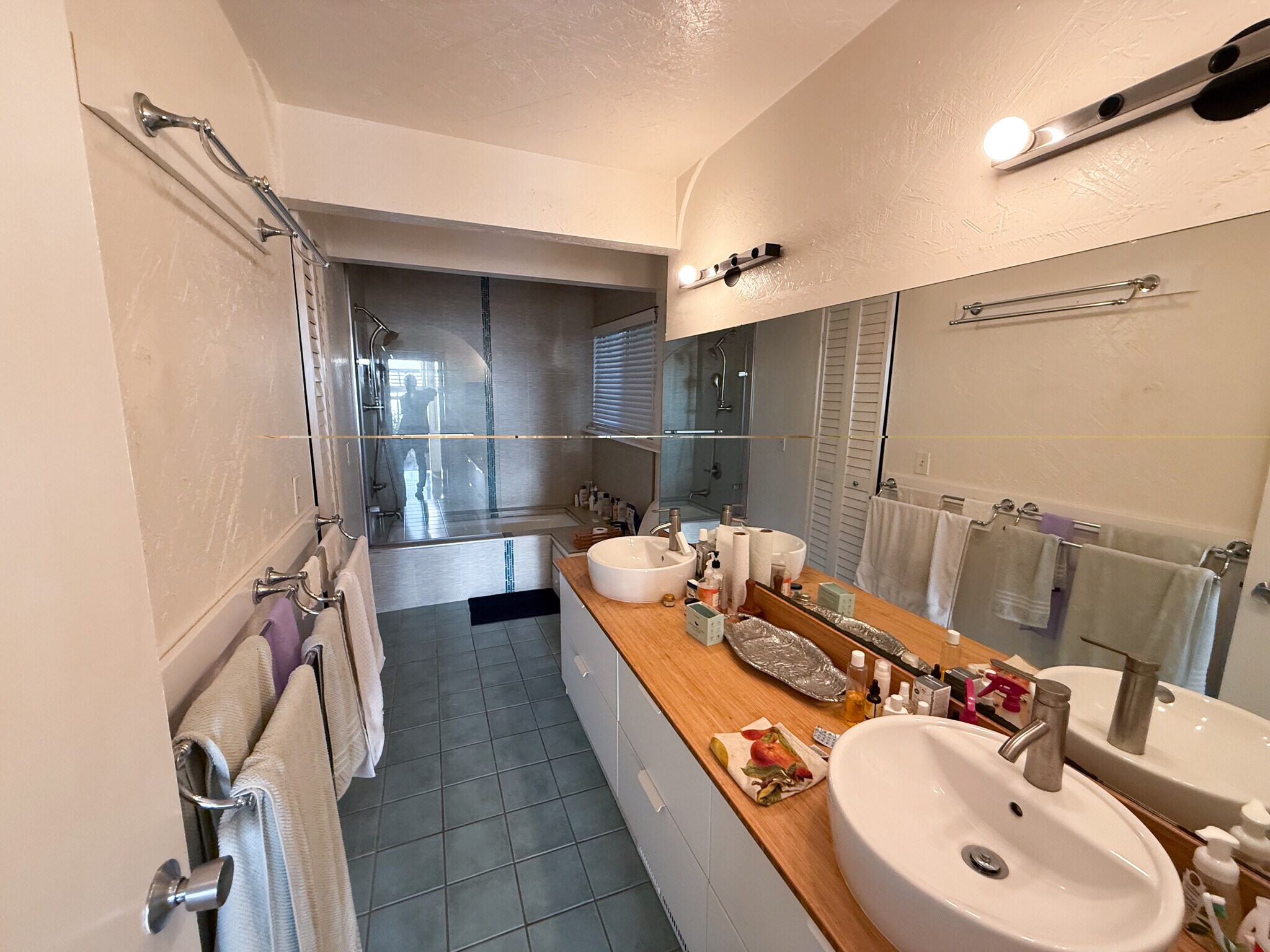 Building Photo - 6925 Snake Rd