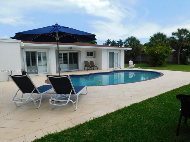 Building Photo - 108 NE 30th St