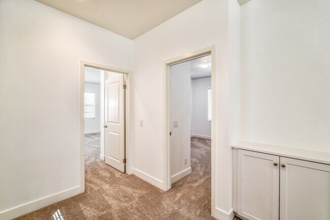 Building Photo - 211 W Tribella Ct