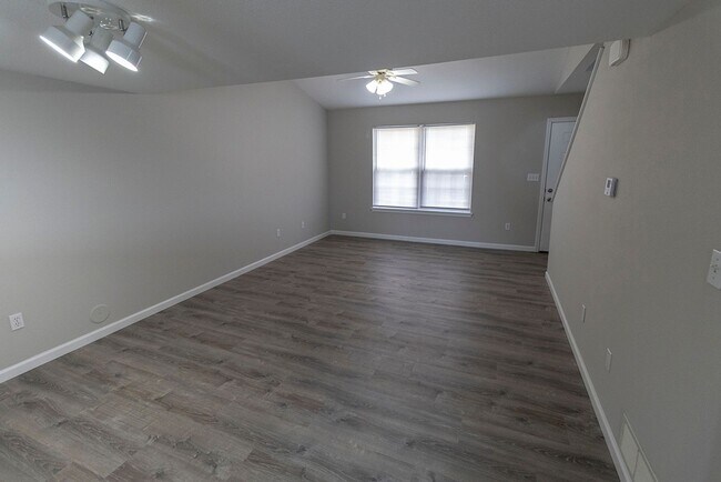 Building Photo - 5305-5307 Currituck Ln