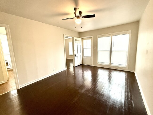 Building Photo - 33 8th Ave NW