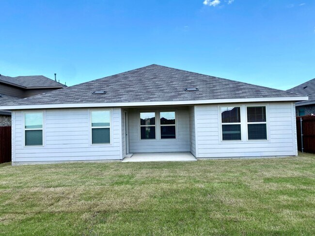 Building Photo - 5111 Knob Hl Dr