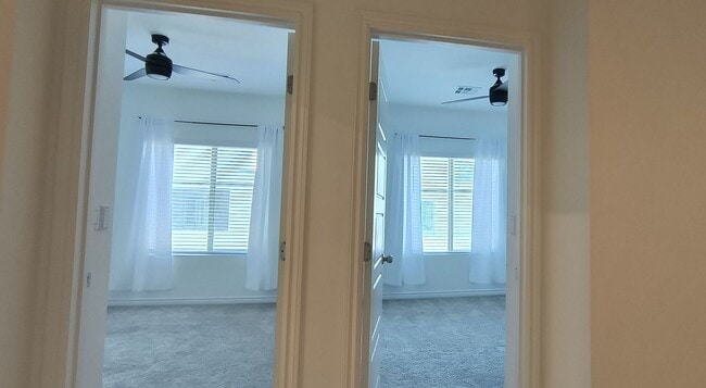 Building Photo - West Summerlin Townhouse - 1833-SqFt. - 3-beds, 2.5-baths, 2-car attached garage, Gated Comm.