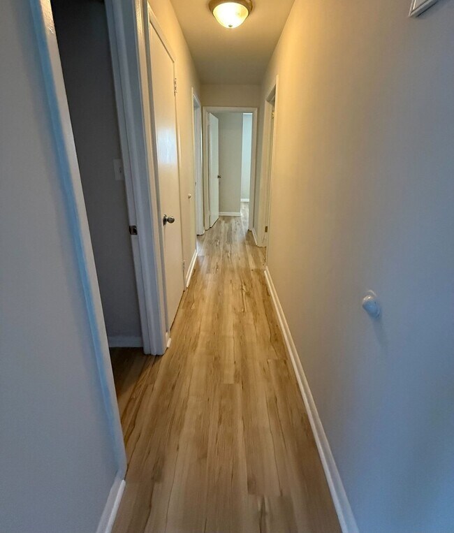 Building Photo - 828 Willow Pl
